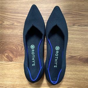 Never worn black Rothy’s